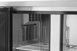 ARKTIC Kühltisch dreitürig Kitchen Line, 1800mm
