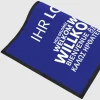 Fussmatte Willkommen blau mehrsprachig mit Logo, 80x120cm