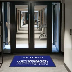 Fussmatte Willkommen blau mehrsprachig mit Logo, 80x120cm