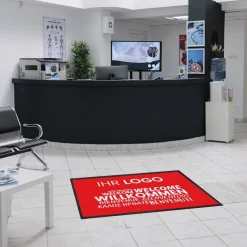 Fussmatte Willkommen rot mehrsprachig mit Logo, 80x120cm