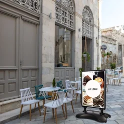 Kundenstopper SNE530 für Cafés mit A1-Plakat & Logo