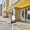 Kundenstopper SNE für Nagelstudios mit A1-Plakat & Logo