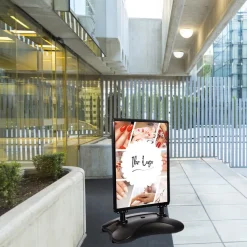 Kundenstopper SNE für Nagelstudios mit A1-Plakat & Logo