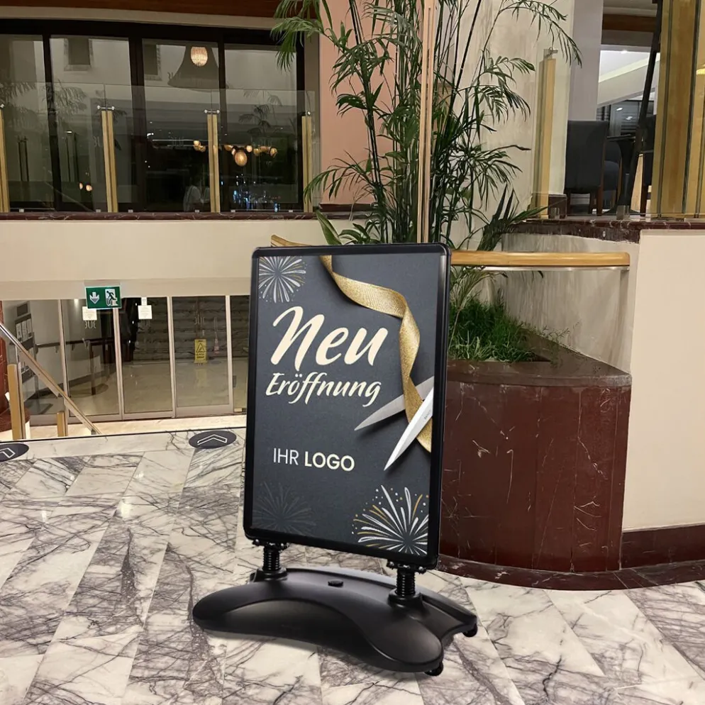 Kundenstopper SNE150 für Neu-Eröffnungen mit A1-Plakat & Logo