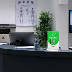 Mini-Roll-Up Tischaufsteller für WhatsApp WA10 mit QR-Code+Logo