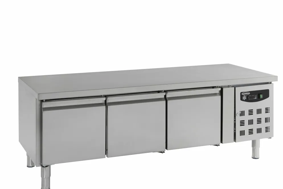 Unterbaukühltisch CS mit 3 Türen, 1600x700x650mm
